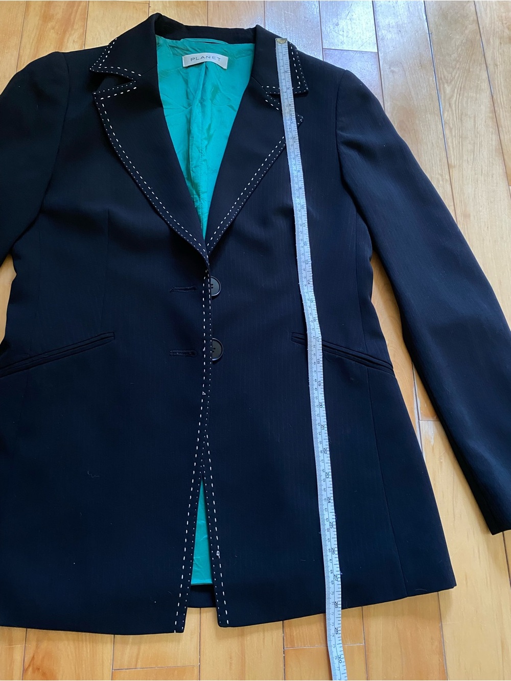 Vintage Black Women's Tailored Blazer with Green Lining and Cuff Detail - Picture 12 of 14